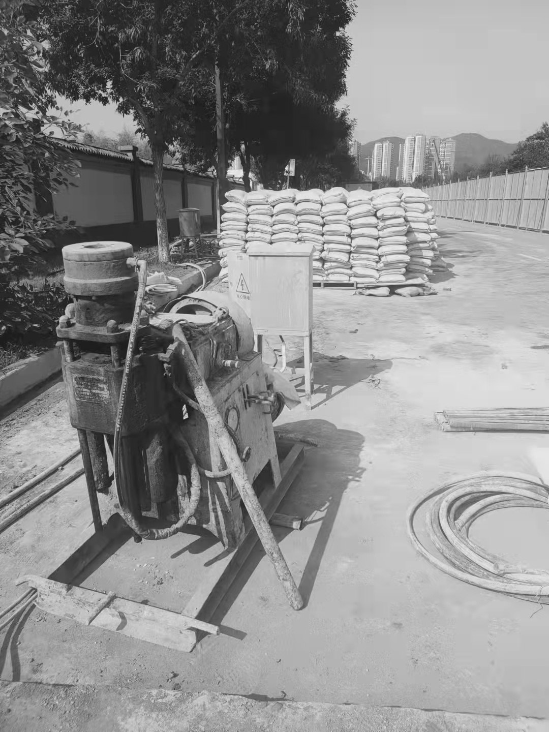 巨鹿场区重载车疑难路基处理方案